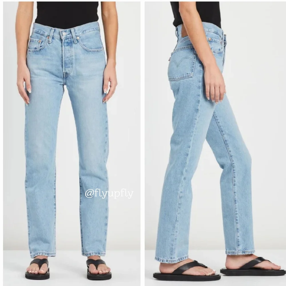 NWT Levi’s 501 Straight  Cropped Jeans in  Light Wash